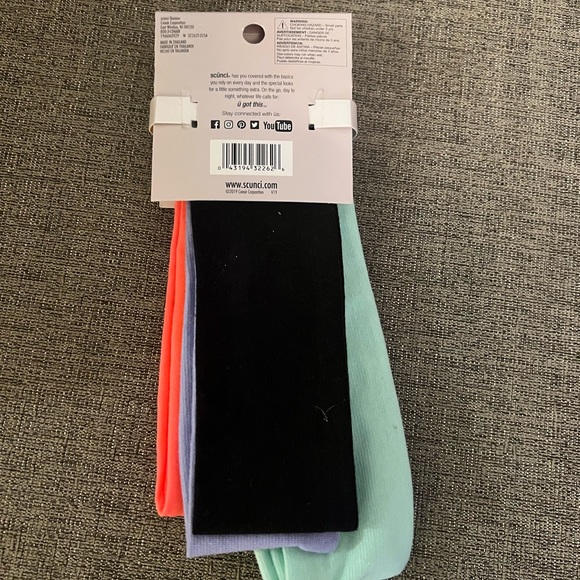 Scunci Headwraps - Picture 3 of 3